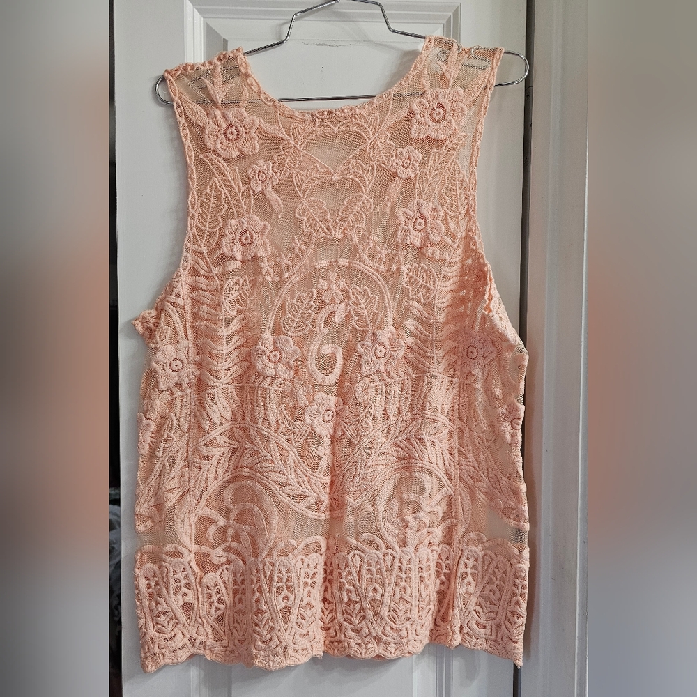 Peach Colored Lace Sleeveless Top Large